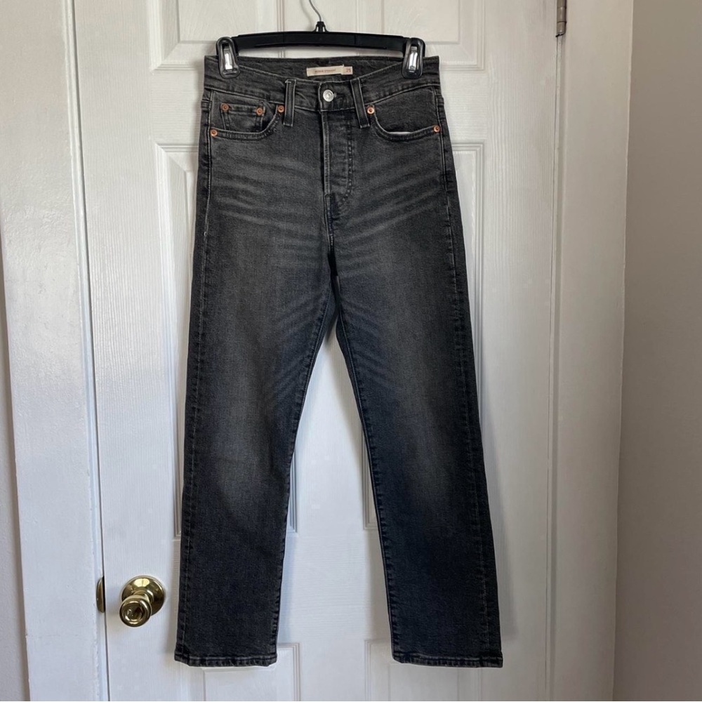 Levi's Women’s Wedgie Straight Faded Black Denim Jeans. W25” x L26”. - Picture 2 of 12